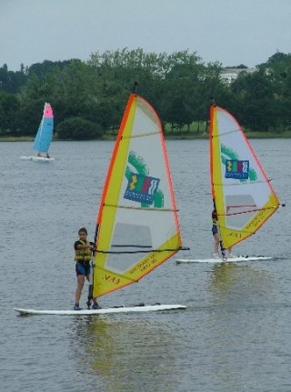  Windsurfing duo 